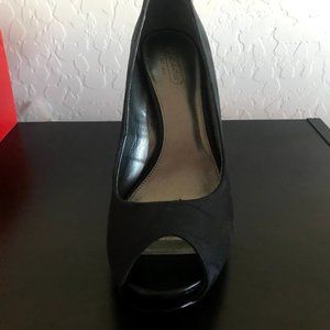 Black and Black 8 peek a toe pumps